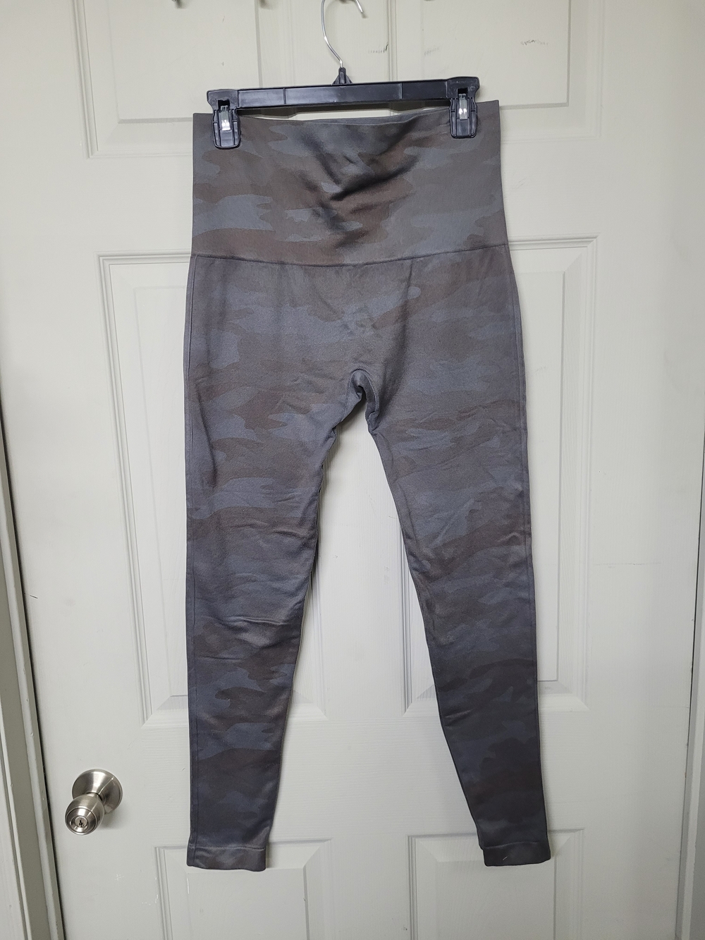 The Sweatshirt Project by French Laundry High-Waist Camo Gray Leggings 1X GUC